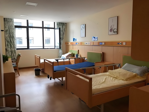 杨幂在首映礼上的一个举动，让赵丽颖再成为焦点