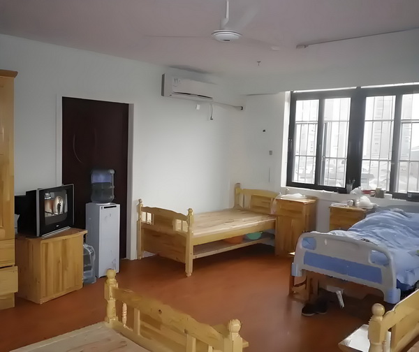 杨幂在首映礼上的一个举动，让赵丽颖再成为焦点